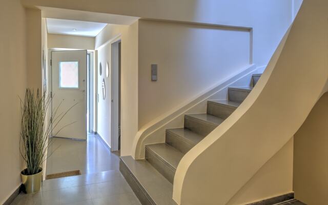 Aria Plaka Residence