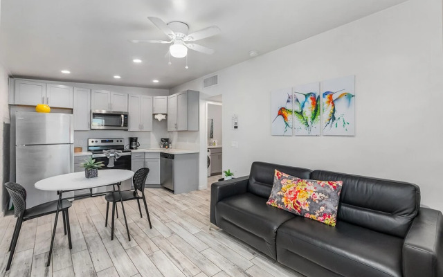 Sunrise at the Cul-de-Sac 1BR Apartment