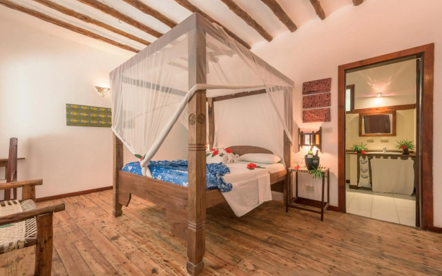 Hakuna Majiwe Beach Lodge