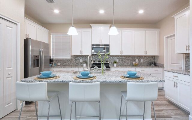 Solterra - 5 Bedrooms House w/pool-7037SR
