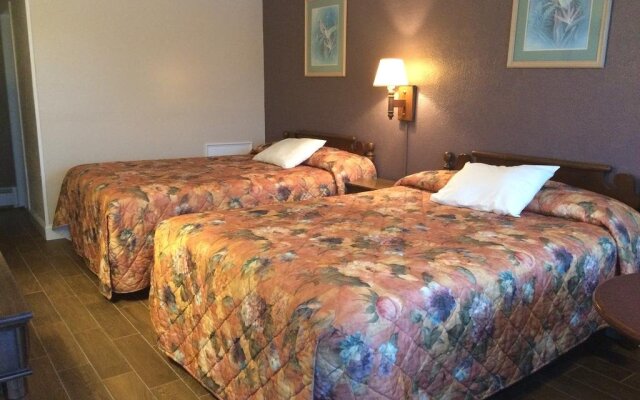 Royal Court Motel