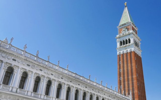 Torre dell Orologio Apartments