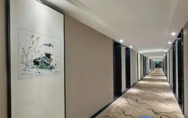Xindi Hotel (Zhengzhou Zhongyuan Wanda Store Qinling Road Subway Station)