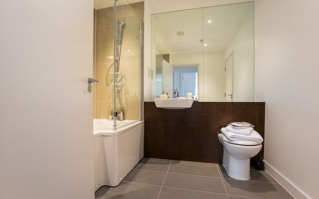 Kew Bridge Apartments (Peymans)
