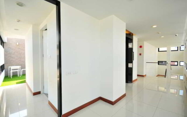 Win Long Place managed by Win Long