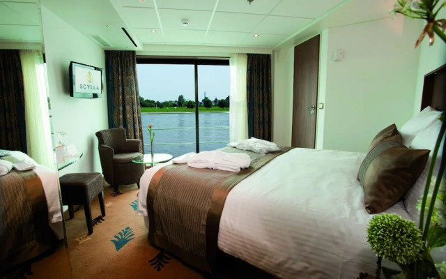 Crossgates Hotelship Medienhafen - Düsseldorf