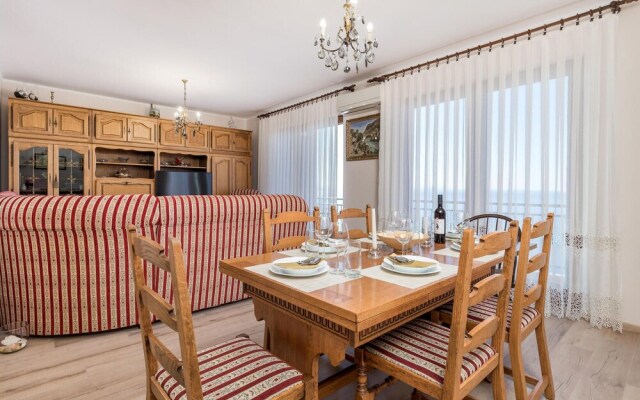 Beautiful Apartment in Opatija With 4 Bedrooms and Wifi