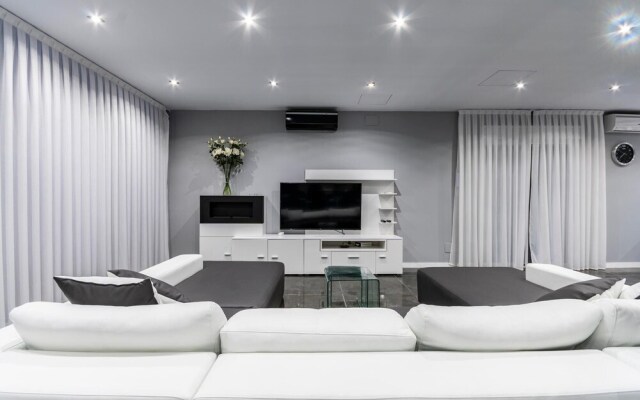 Luxurious Villa Iiheated Pool 200 Meters From The Beach Castelldefels-sitges