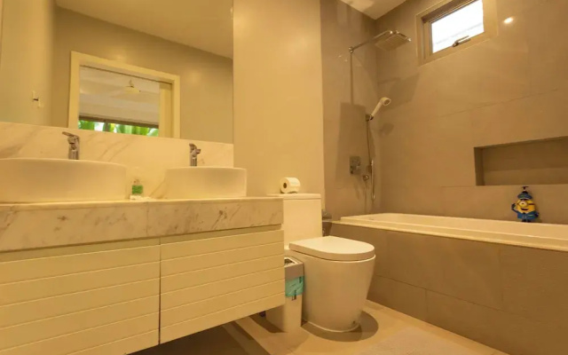 Famous 5 Trichada Resort  4-Bedroom V164