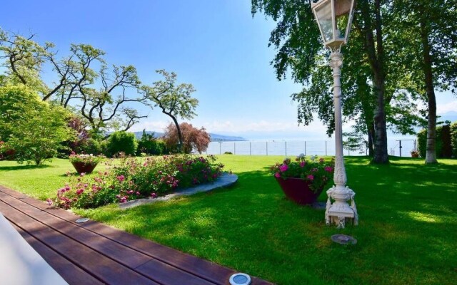 EPFL 3BD The Lake Villa in St Sulpice