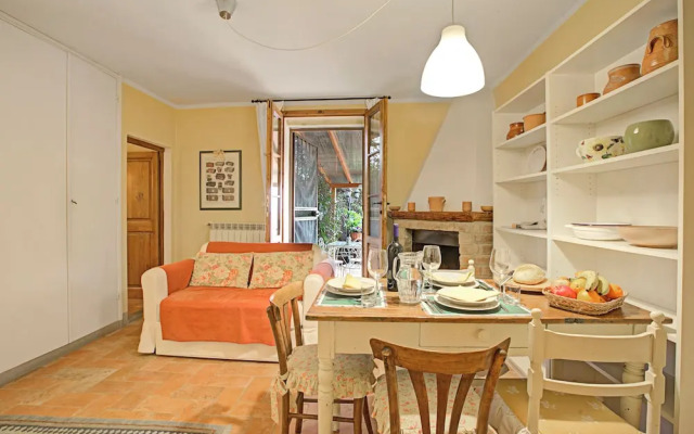 Francigena Pergola Apartment Shared Pool