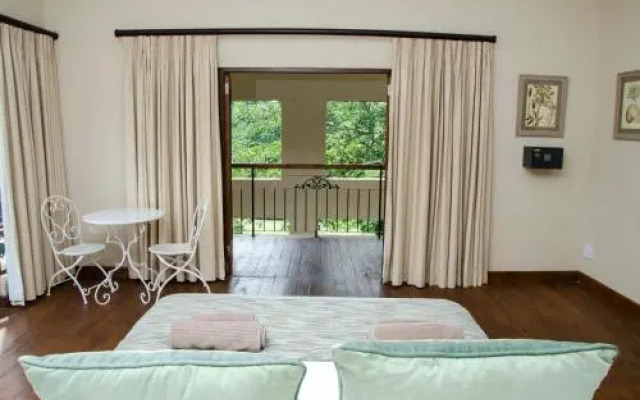 Villa Rostrata-on-Lake