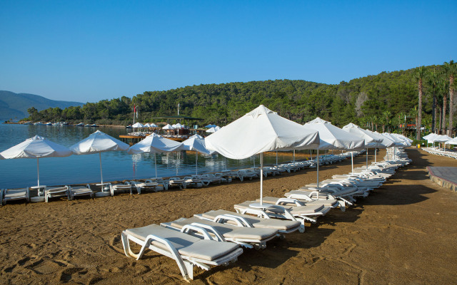 Green Bay Resort & Spa