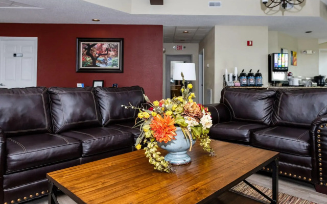 Twin Mountain Inn & Suites