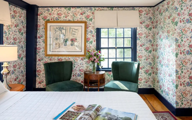 Waldo Emerson Inn