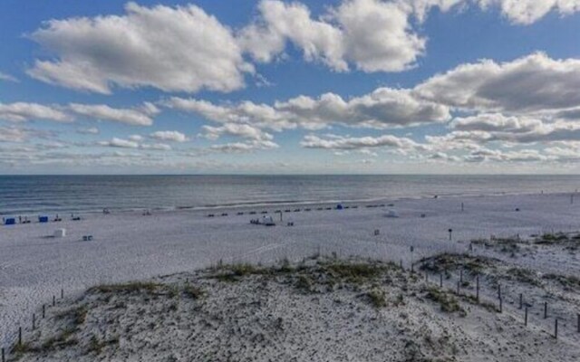 Castaways by Meyer Vacation Rentals