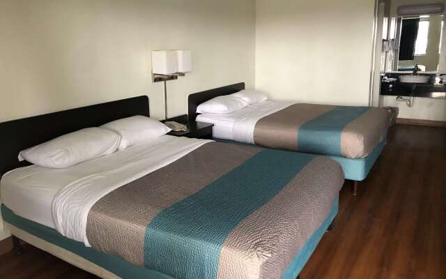 Days Inn by Wyndham Indianapolis South