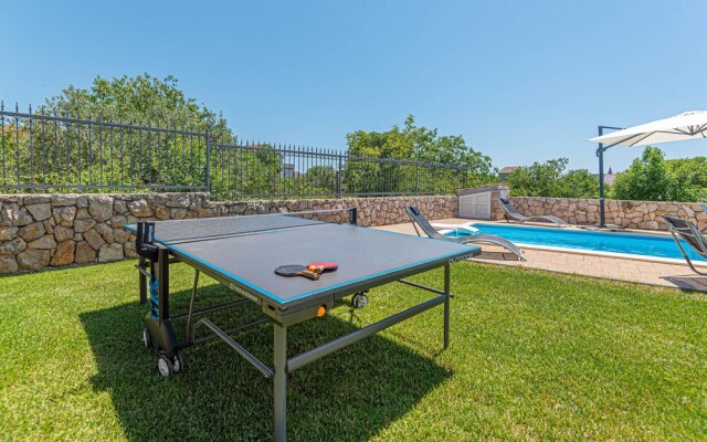 Nice Home in Pirovac With Wifi and 4 Bedrooms