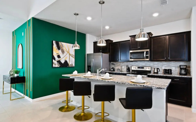 Spacious Family Getaway at Windsor Island Resort