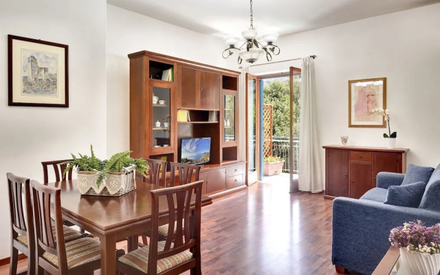 Light & Delight Apartment