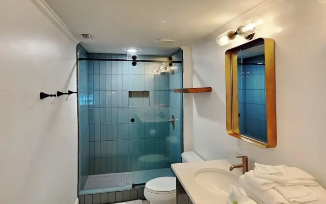 Shipwatch Surf & Yacht #301d