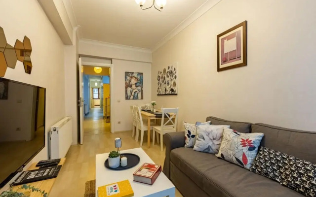 Cozy Flat Near Nisantasi and Trendy Attractions