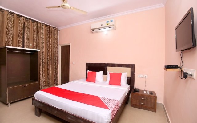 New Royal Hotel by OYO Rooms
