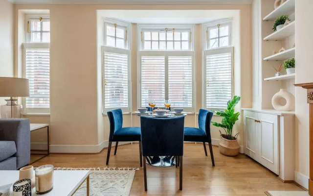 Stylish 3BR 2BA in Mayfair by Hyde Park
