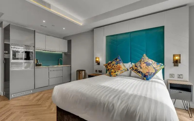 Roomzzz Edinburgh