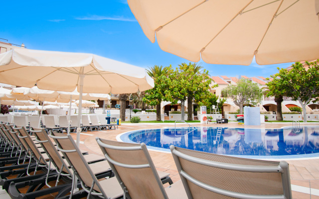 Coral Compostela Beach Hotel