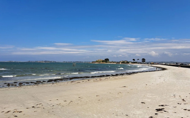 In top Location With Beautiful sea View