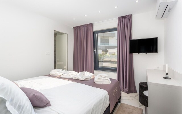 Beautiful Apartment in Malinska With Jacuzzi, Wifi and 3 Bedrooms