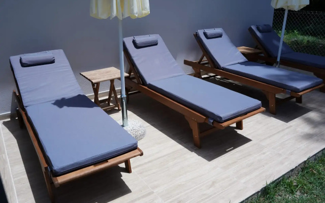 Sintrivanis Beach & Sintrivanis Mountain