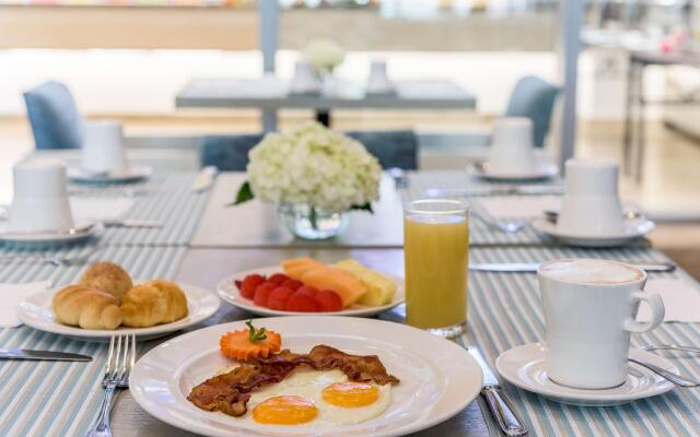 NH Collection Barranquilla Smartsuites Royal