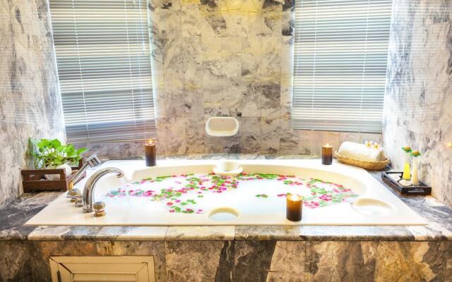 Royal Riverkwai Resort & Spa