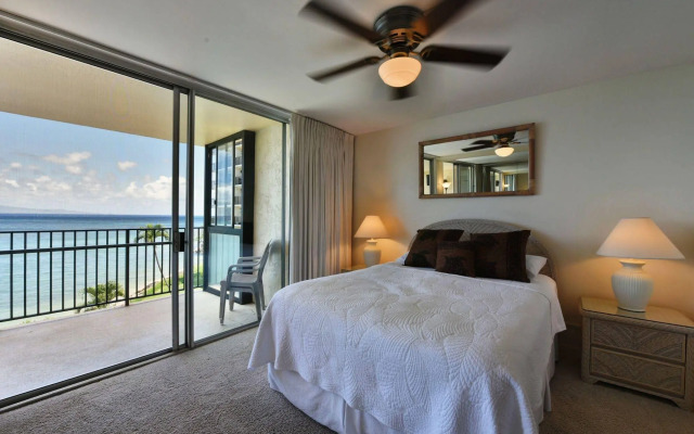 Hololani Resort