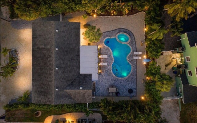 Bayside Bliss 3 Bedroom Home by RedAwning