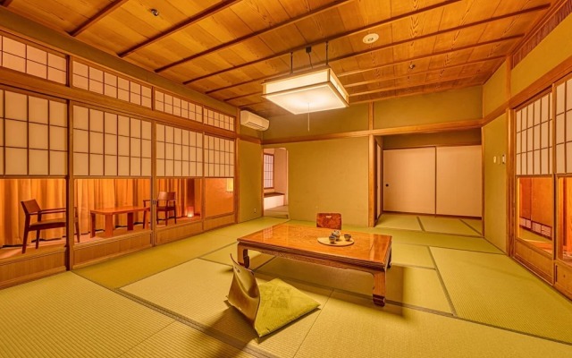Ooedo Onsen Monogatari Wanwan Resort Awazu