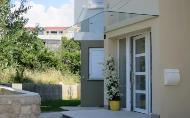 Pool Apartments Lucija