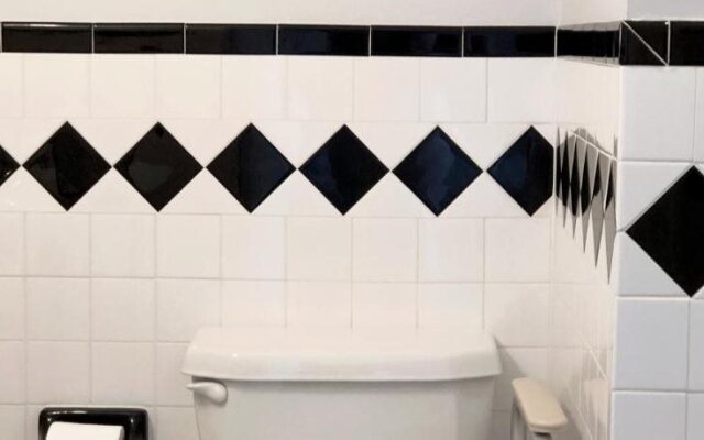 Mahogany Manor Bed & Breakfast