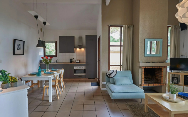 Luxurious detached villa in a nature reserve with a castle