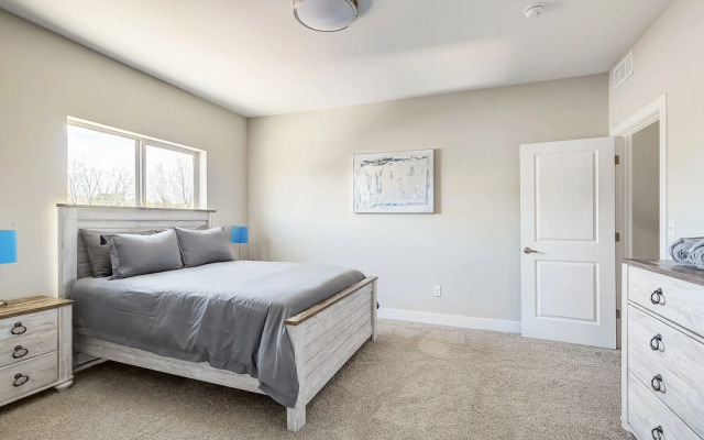 Scenic Dt Skyline! Walk To Sloan'S Lake!