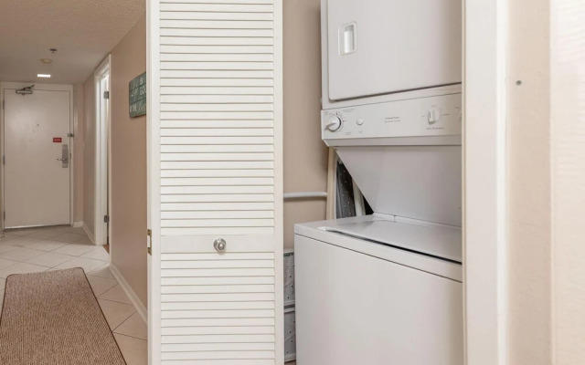 Phoenix V by Brett/Robinson Vacations