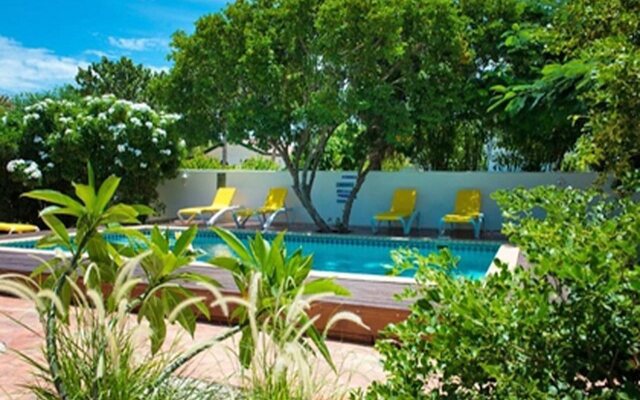 White Beach Apartments - Palm Beach