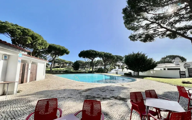 Vilamoura SUN Bright With Pool by Homing