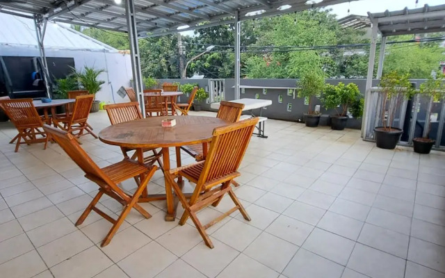 OYO 90578 Dinar Family