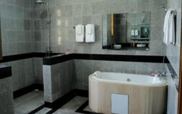 Royal Reward Resort