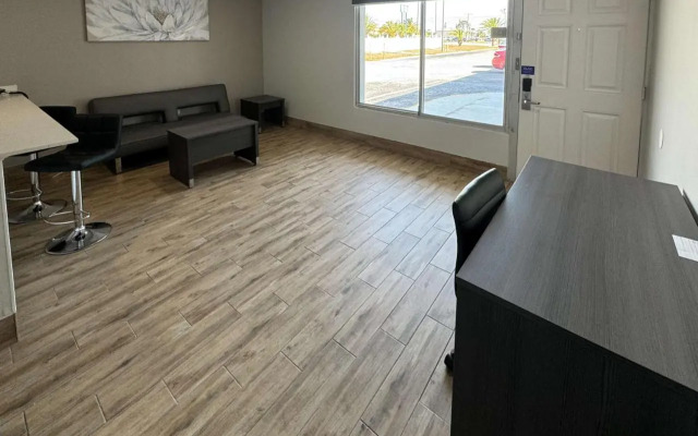 Inn & Suites Of Englewood