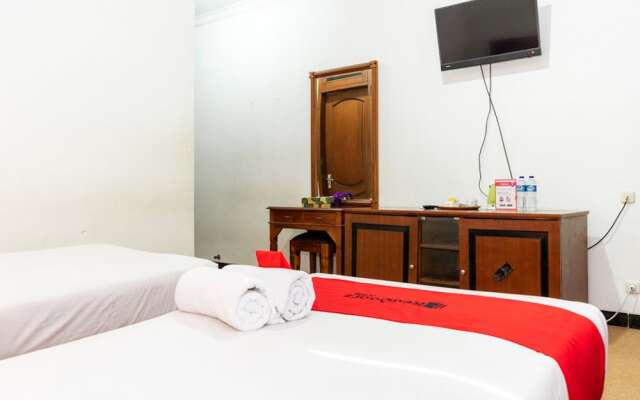 RedDoorz Plus Syariah near Java Supermall Semarang 2
