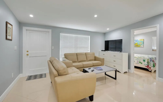 Pelican Nest, Tropical Naples Villa w/ Pool